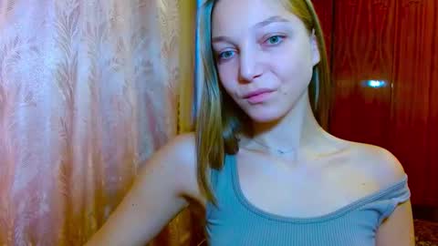 Emilly online show from December 3, 11:52 am