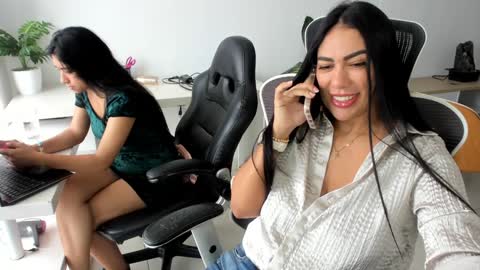 Snapshot of emillybrowm chatting on November 11, 1:11 pm Emilly online show from November 11, 1:11 pm