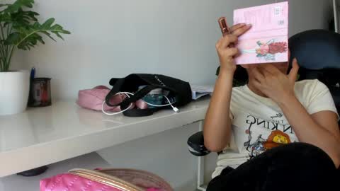 Emilly  online show from February 27, 2:28 pm