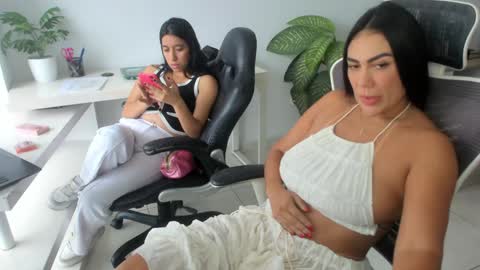 Emilly  online show from March 18, 3:26 pm