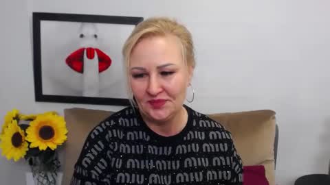 Snapshot of emillykiss chatting on March 5, 7:16 am EmillyLove online show from March 5, 7:16 am