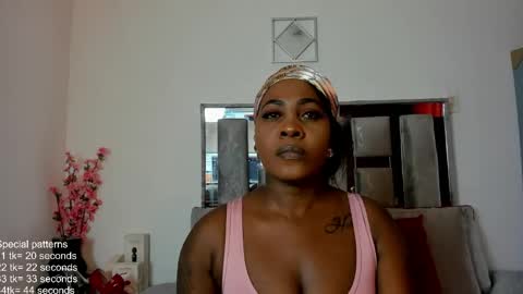 Emilly Roa online show from May 18, 7:20 pm