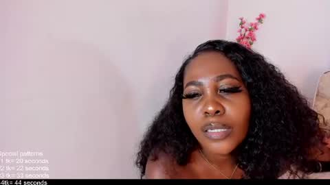 Emilly Roa online show from July 30, 9:36 pm