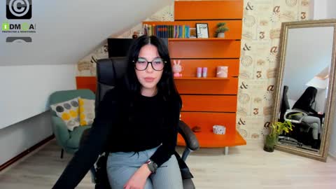 EmillyTaylor online show from January 29, 10:58 am