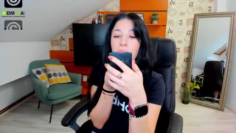 EmillyTaylor online show from February 10, 4:41 am