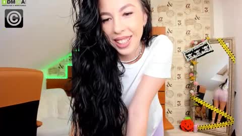 EmillyTaylor online show from October 29, 4:59 am