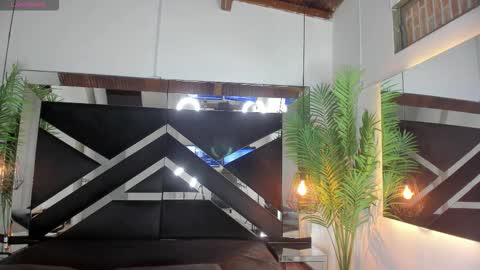 Emily  online show from December 5, 10:46 am