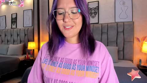 Snapshot of emily_5weet chatting on January 14, 3:53 am Emily online show from January 14, 3:53 am