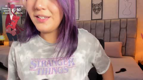 Snapshot of emily_5weet chatting on February 2, 5:21 am Emily online show from February 2, 5:21 am