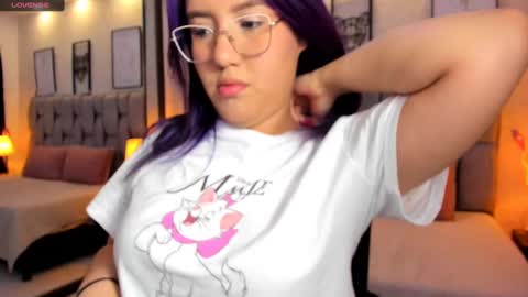 Snapshot of emily_5weet chatting on February 11, 6:08 am Emily online show from February 11, 6:08 am