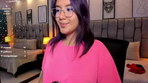 Snapshot of emily_5weet chatting on February 23, 10:17 am Emily online show from February 23, 10:17 am