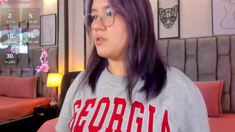 Snapshot of emily_5weet chatting on March 2, 3:45 am Emily online show from March 2, 3:45 am