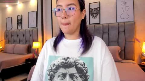 Snapshot of emily_5weet chatting on March 5, 3:08 am Emily online show from March 5, 3:08 am