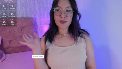 Snapshot of emily_5weet chatting on September 14, 5:17 am Emily online show from September 14, 5:17 am