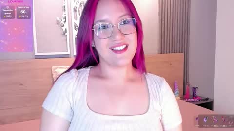 Snapshot of emily_5weet chatting on November 30, 4:05 am Emily online show from November 30, 4:05 am