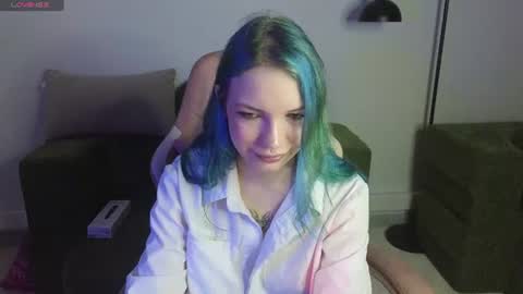 Snapshot of emily__hamilton chatting on June 12, 1:37 am Emily online show from June 12, 1:37 am