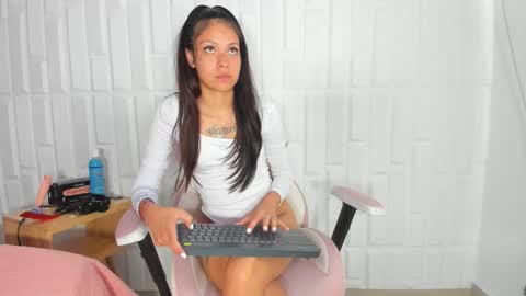 EMILY online show from March 20, 7:52 pm