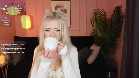 Emily online show from December 25, 7:45 pm