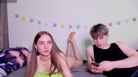 emily_and_ilumi online show from December 11, 5:04 pm