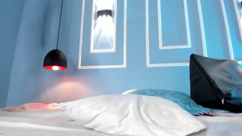 Snapshot of emily_ariaszc chatting on March 10, 2:59 pm Emily online show from March 10, 2:59 pm