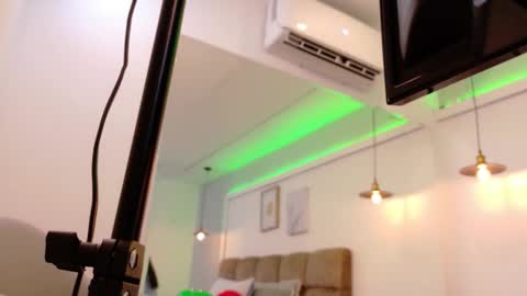 Emily online show from March 18, 9:07 pm