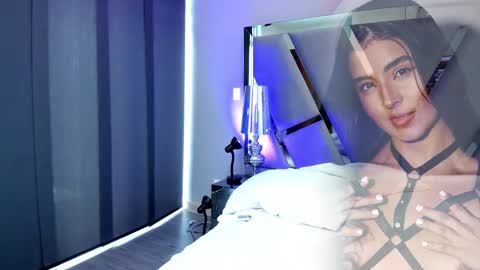 emily_bae online show from February 1, 5:37 pm