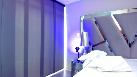 emily_bae online show from February 8, 6:01 pm