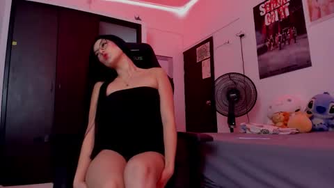 Emily  online show from February 4, 5:57 am