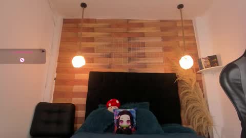 emily_brown04 online show from October 7, 11:29 am