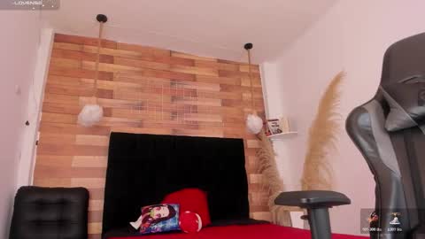 emily_brown04 online show from January 6, 11:14 am