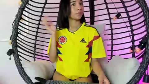 emily_bruss online show from June 17, 7:48 pm
