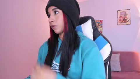 emily_bruss online show from July 8, 7:29 pm