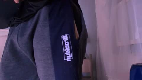 emily_castillo1_ online show from January 5, 5:27 pm