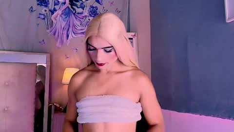 emily_castillo1_ online show from June 7, 5:22 am