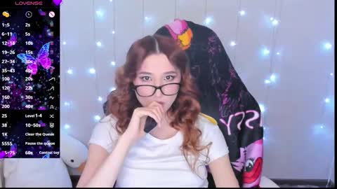 emily_cline online show from November 6, 8:48 am