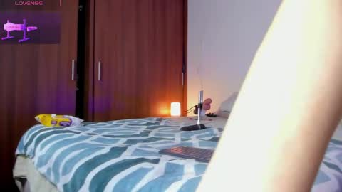 Snapshot of emily_cookk chatting on May 27, 5:26 am Emily online show from May 27, 5:26 am