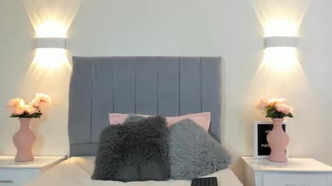 Snapshot of emily_cooper_bj chatting on October 22, 4:18 pm Emily online show from October 22, 4:18 pm