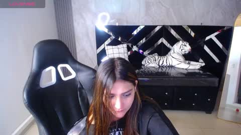 Snapshot of emily_cooper_t chatting on September 17, 3:08 am emily_cooper_t online show from September 17, 3:08 am