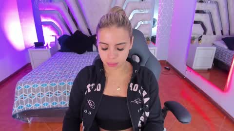 Emily online show from December 27, 10:34 am