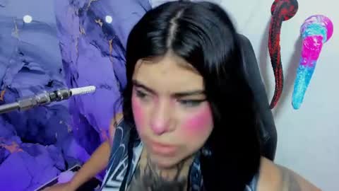 emily_evol online show from June 11, 11:52 am