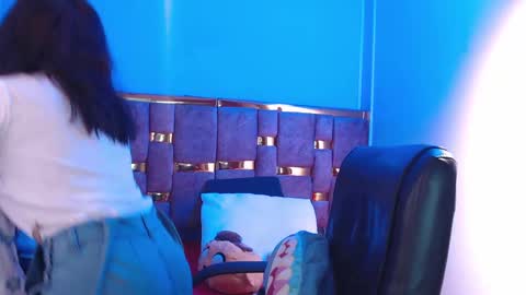 emily fox 3 online show from September 9, 3:28 am