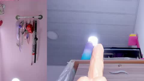 emily_foxxxi online show from July 18, 10:57 pm