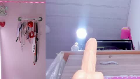 emily_foxxxi online show from August 4, 8:55 pm