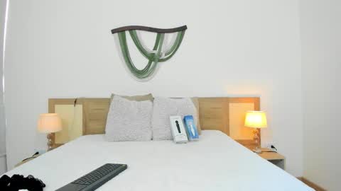 Snapshot of emily_frostt chatting on November 28, 7:49 pm emily_frostt online show from November 28, 7:49 pm