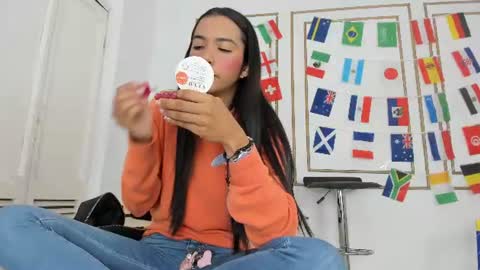emily_gaviria1 online show from July 2, 12:11 pm