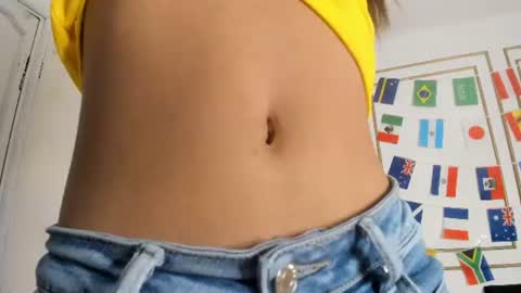emily_gaviria1 online show from July 7, 12:09 pm