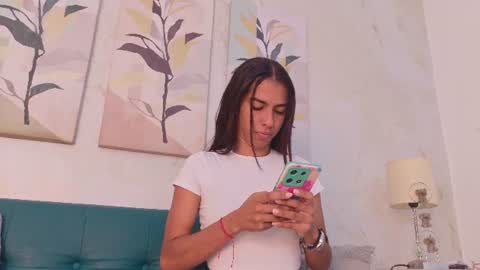 emily_gaviria1 online show from July 26, 12:45 pm