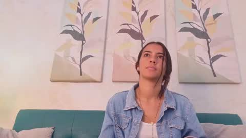 emily_gaviria1 online show from July 27, 12:23 pm