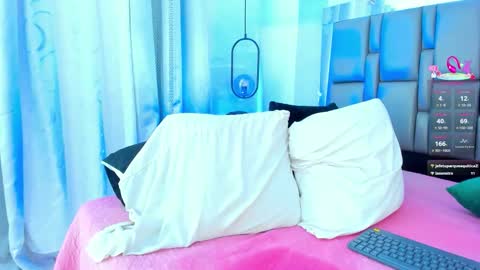 Emi  online show from October 11, 5:22 pm