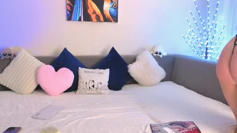 Emily Heels online show from May 4, 11:28 am